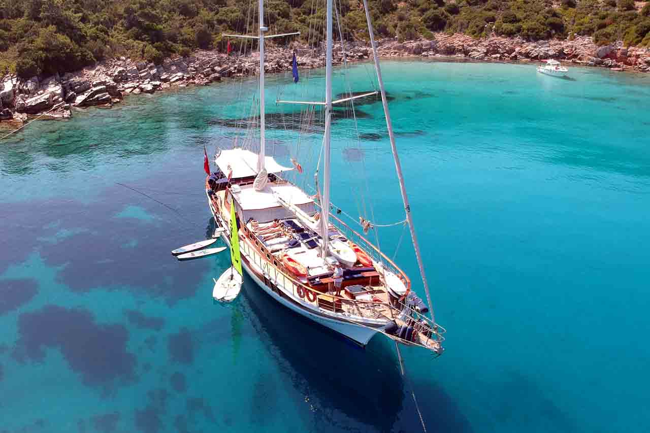 Sunbathing_Aboard_Salamander